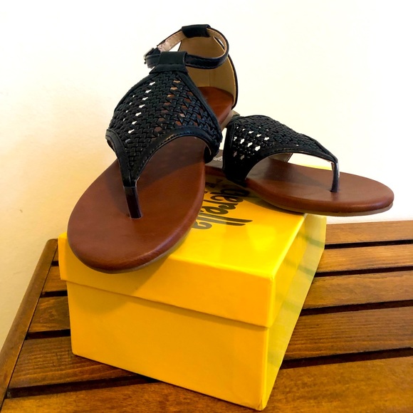 Rome Black Leather Sandals - Size 4 - Picture 1 of 3